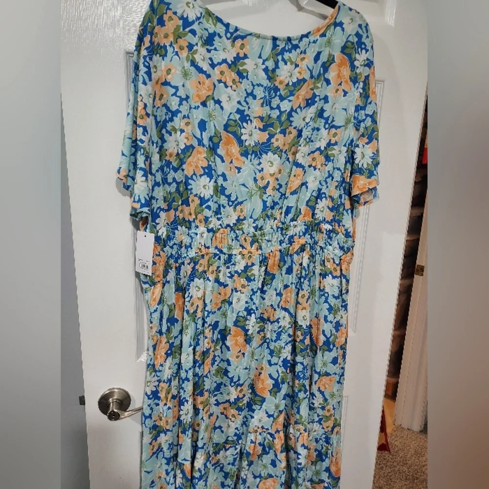 NWT Croft & Barrow Woman's Plus Blue Floral Short Sleeve A-Line Dress in Size 2X - Picture 9 of 10